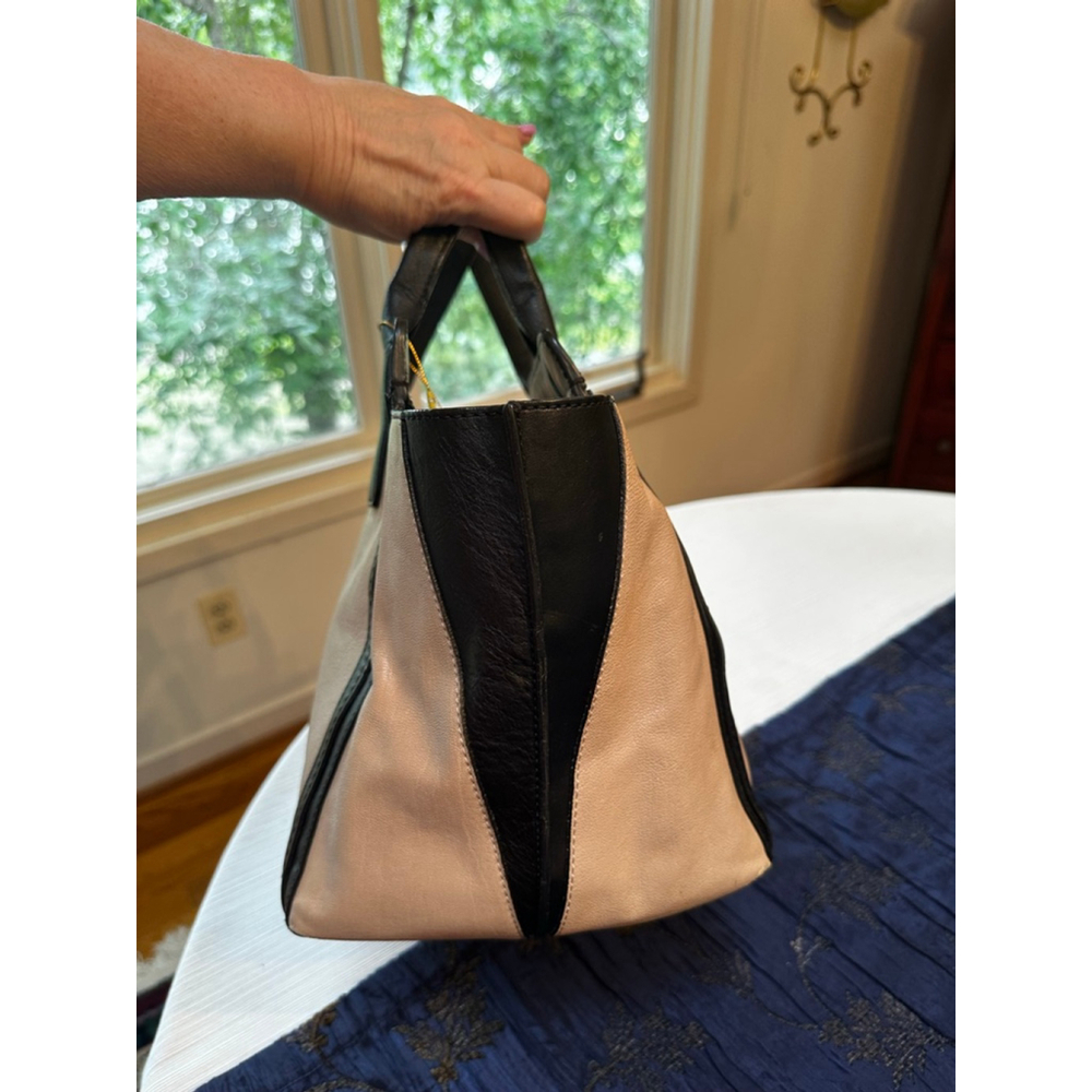 Chloé Beige & Black Leather Tote Bag - Picture 5 of 14